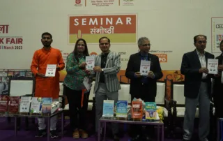 मुस्कुराती यादें books By Aarti Mittal at world book fair